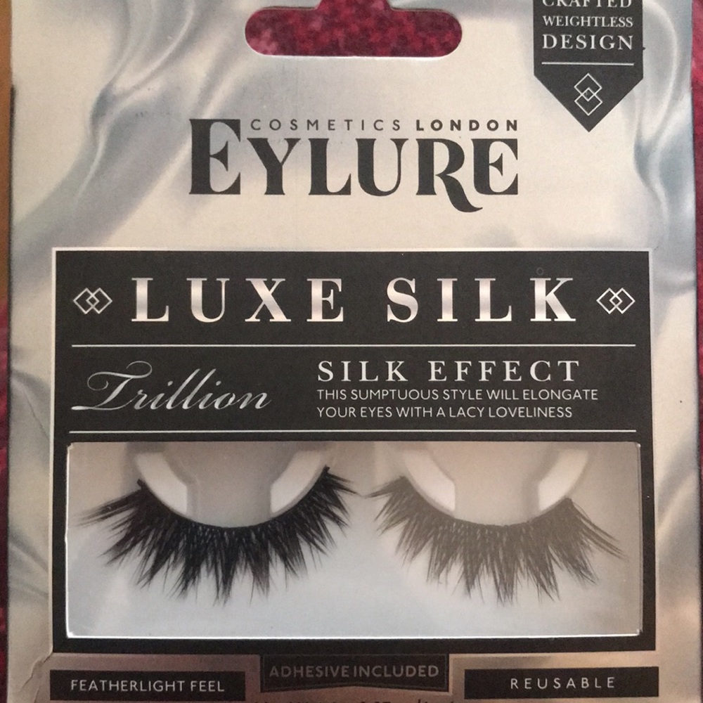 False eye lashes